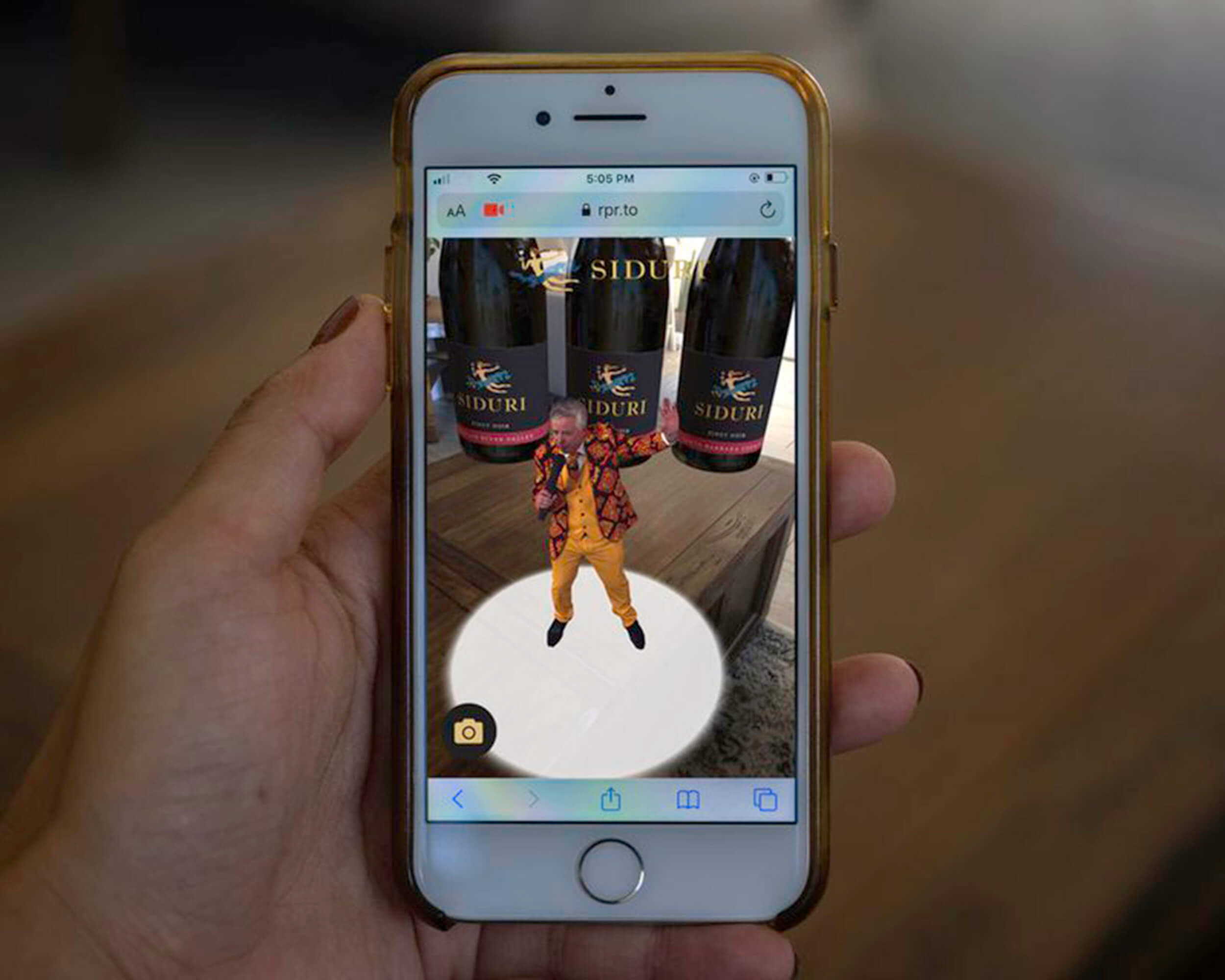 Siduri wines use holograms of their winemaker with WebAR to tell the story of their wine